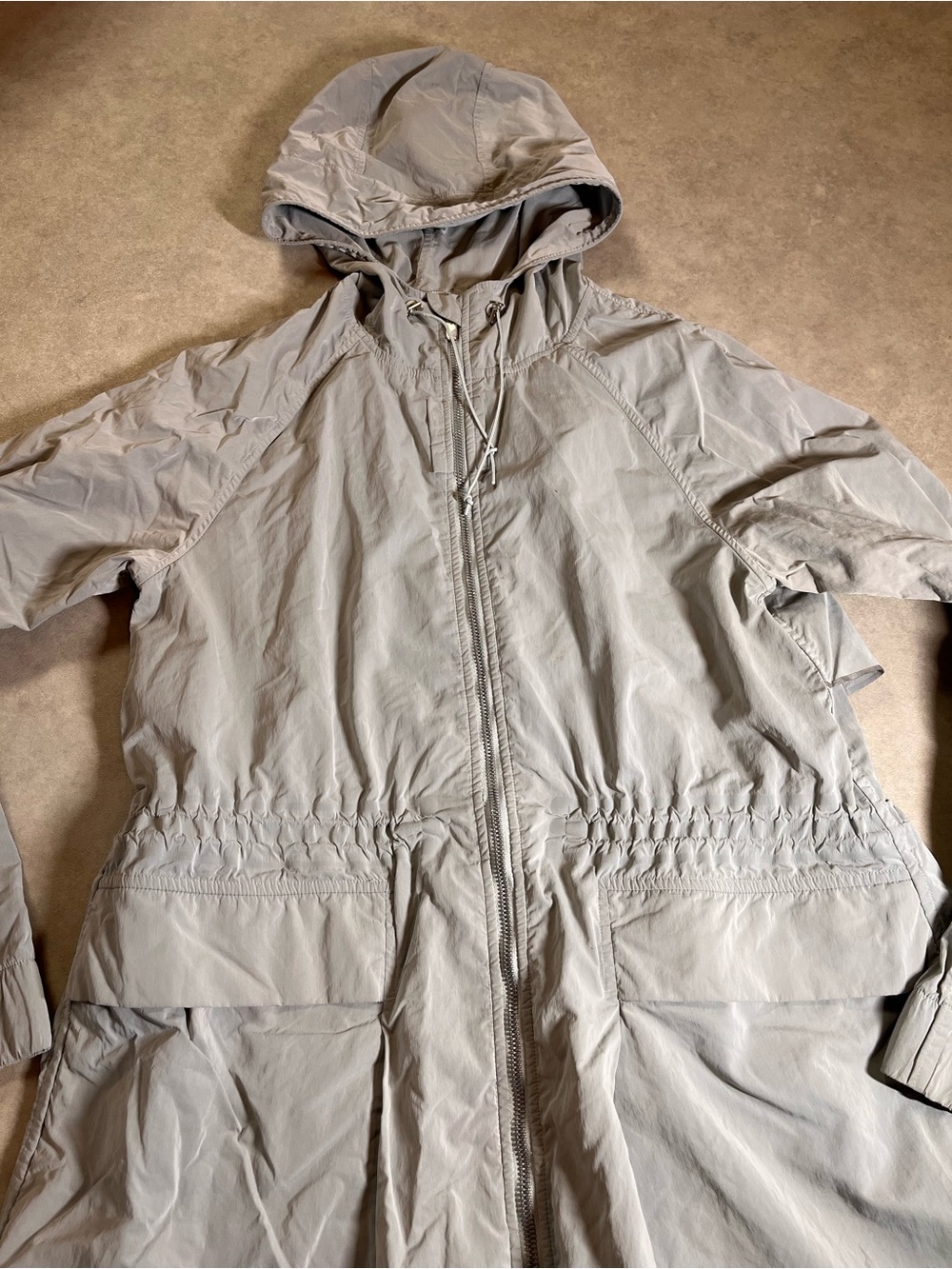 Lululemon Pack and Glyde jacket in a grey colorway. Water resistant 
Size 4 - Picture 11 of 11